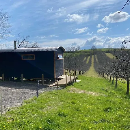 Orchard Retreat Off Grid Shepherds Huts In Dorset Dorchester Exterior photo