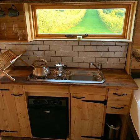 Orchard Retreat Off Grid Shepherds Huts In Dorset Dorchester Exterior photo