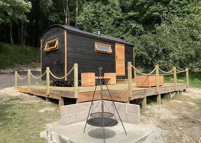 Orchard Retreat Off Grid Shepherds Huts In Dorset