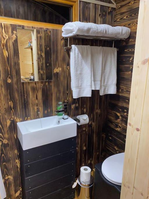 Orchard Retreat Off Grid Shepherds Huts In Dorset * Dorchester
