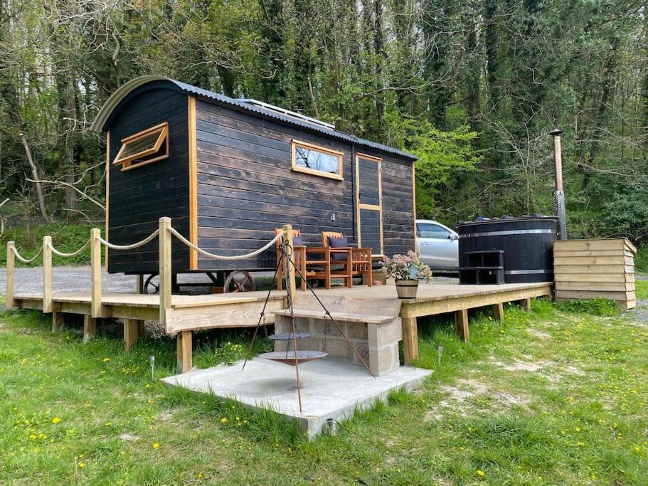 Orchard Retreat Off Grid Shepherds Huts In Dorset *