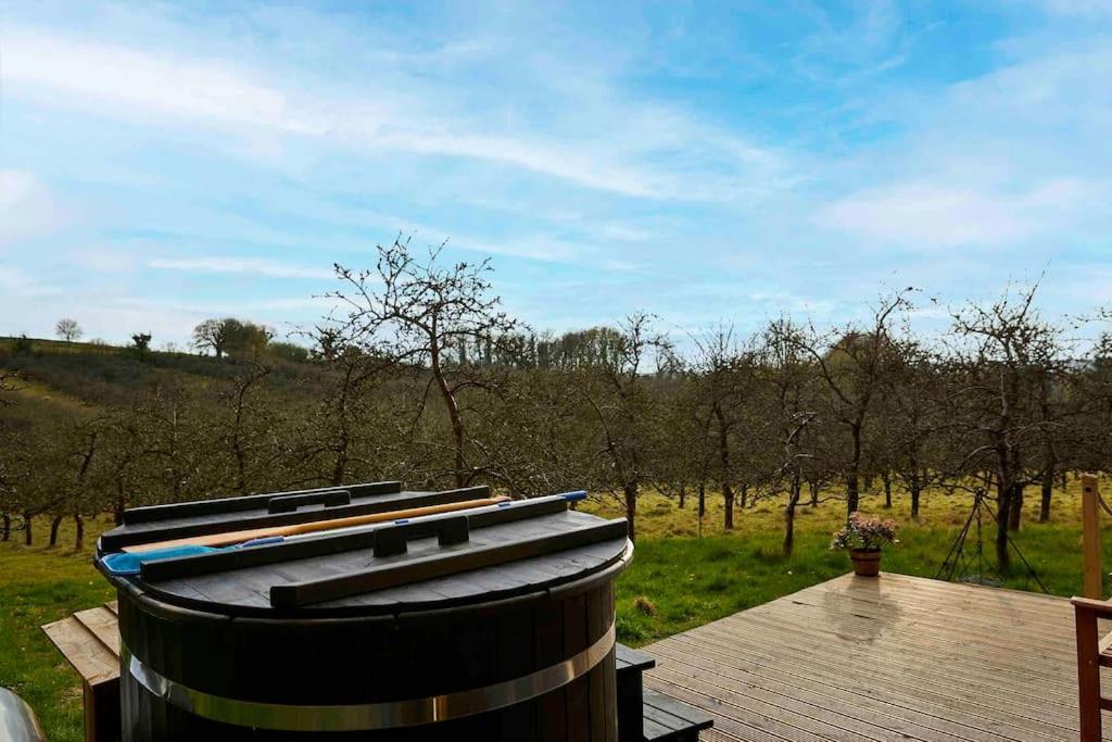 Orchard Retreat Off Grid Shepherds Huts In Dorset *